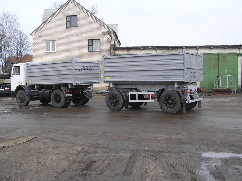 Переоборудованный автомобиль с прицепом